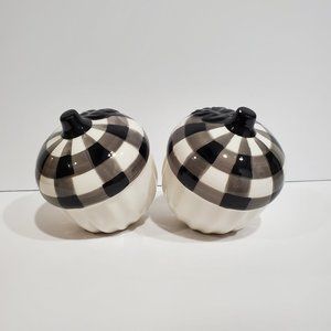Buffalo Plaid Acorns